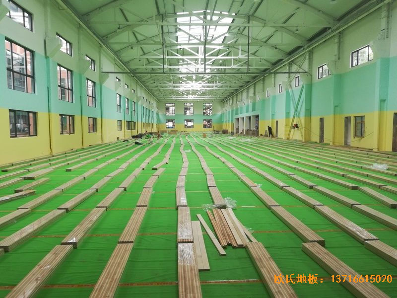 鄭州中原區(qū)酷康籃球館運動木地板安裝案例