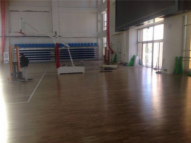 籃球場(chǎng)地板價(jià)格