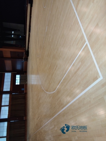 松木運動場館地板保養知識