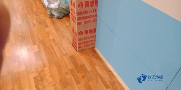 單層龍骨運(yùn)動(dòng)木地板廠家報(bào)價(jià)