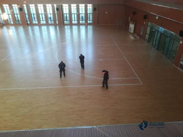 供應籃球場木地板安裝公司