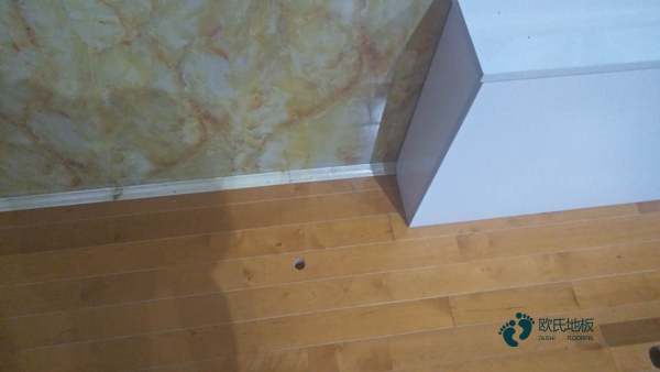 學校籃球場館地板能用多久