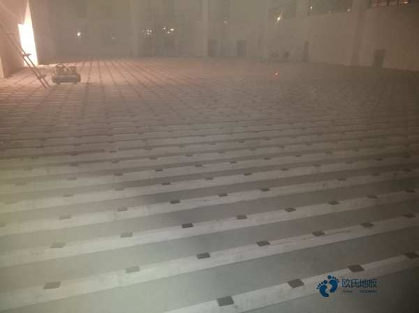 質量好運動場地地板施工方案