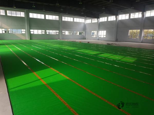 單龍骨運動場地地板保養