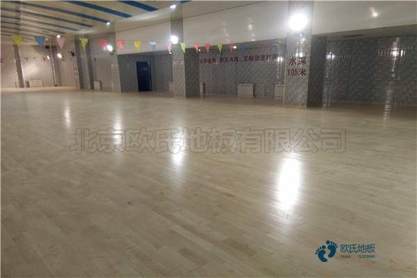 學校籃球場館地板參數要求