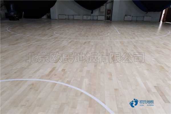 單龍骨運動場館木地板怎樣保養