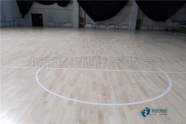 單龍骨運動場館木地板怎樣保養