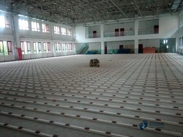 學(xué)校籃球場地地板減震