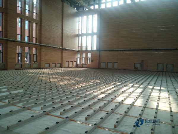 學校運動場地板施工流程