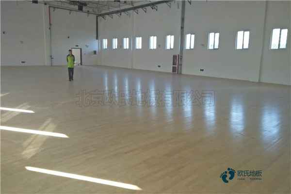 學校籃球場館地板施工方案