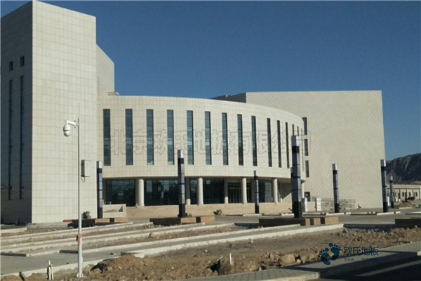 學校籃球場館地板施工方案