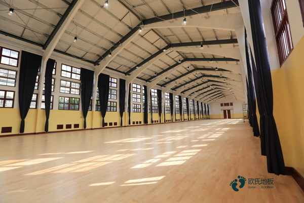 學校籃球場館地板施工方案