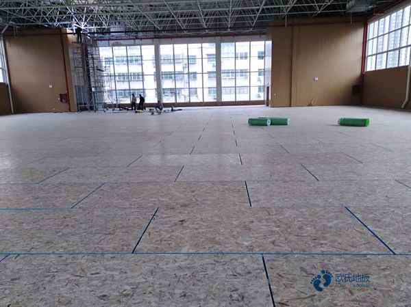 尋求運(yùn)動場地板廠家報價
