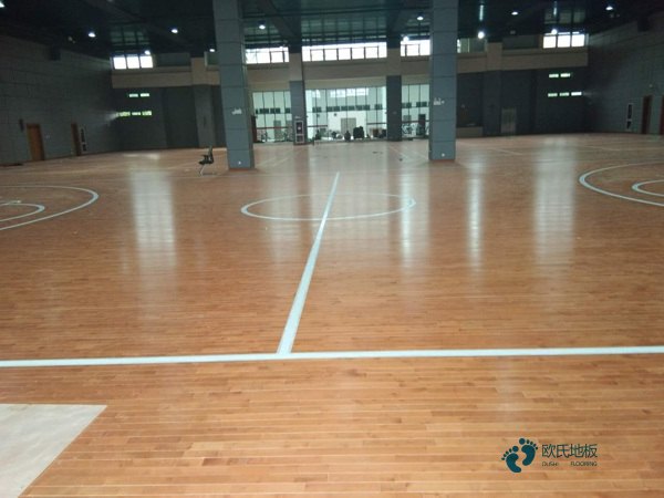 高品質籃球體育地板大概多少錢