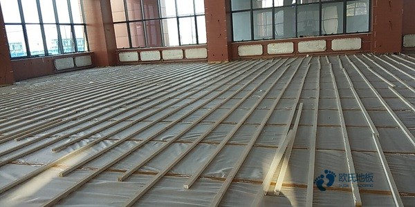 小學(xué)體育地板安裝費用